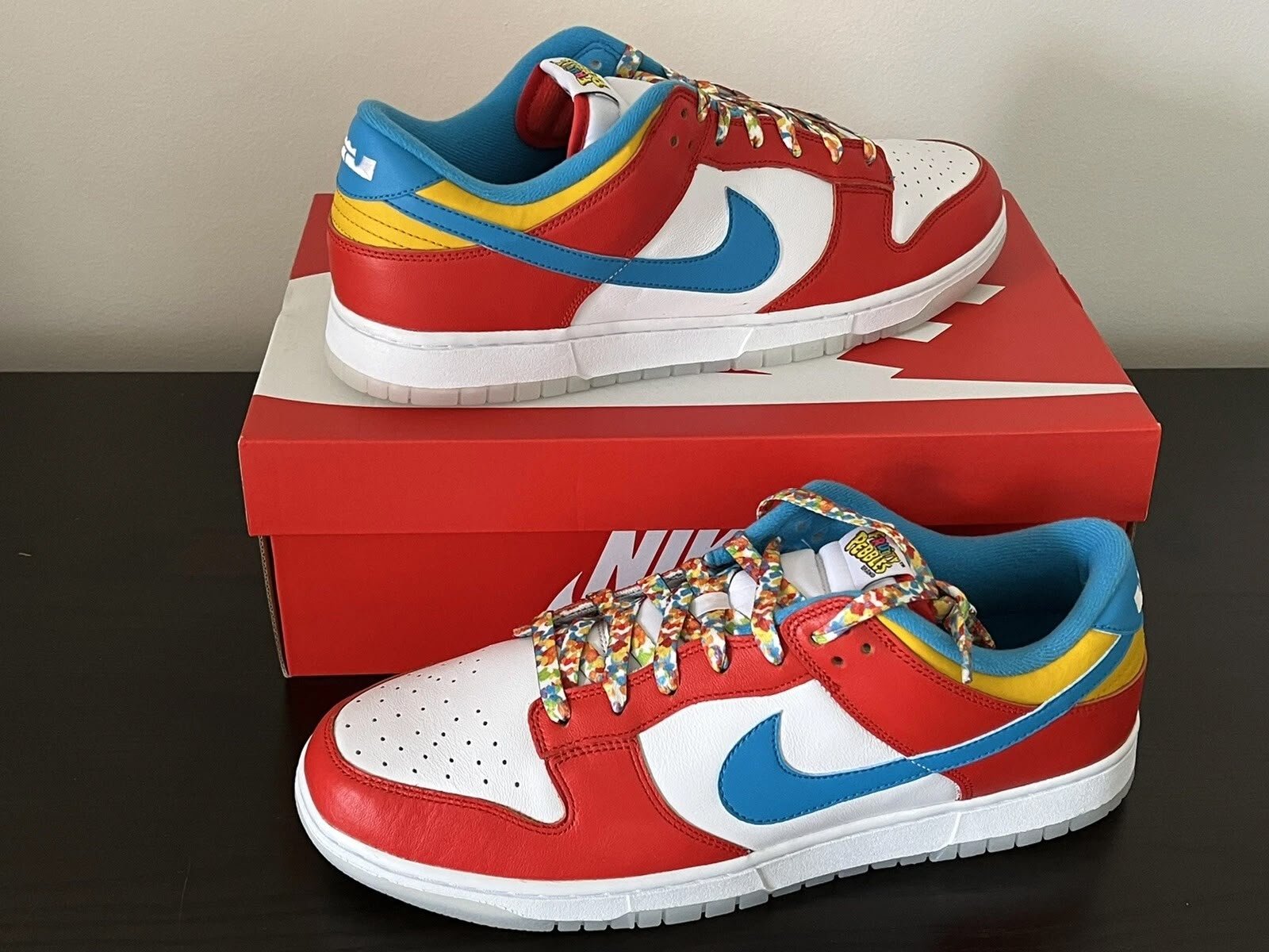 Brand : Nike Dunk Low LeBron James x Fruity 